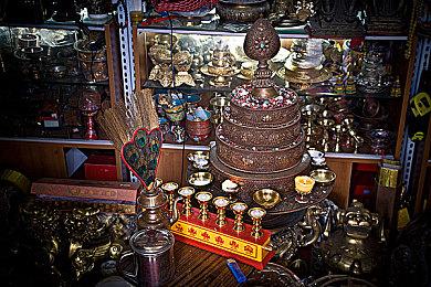 白天游戏策划，晚上酒吧老板：年入千万，20岁小伙有赚钱挂！